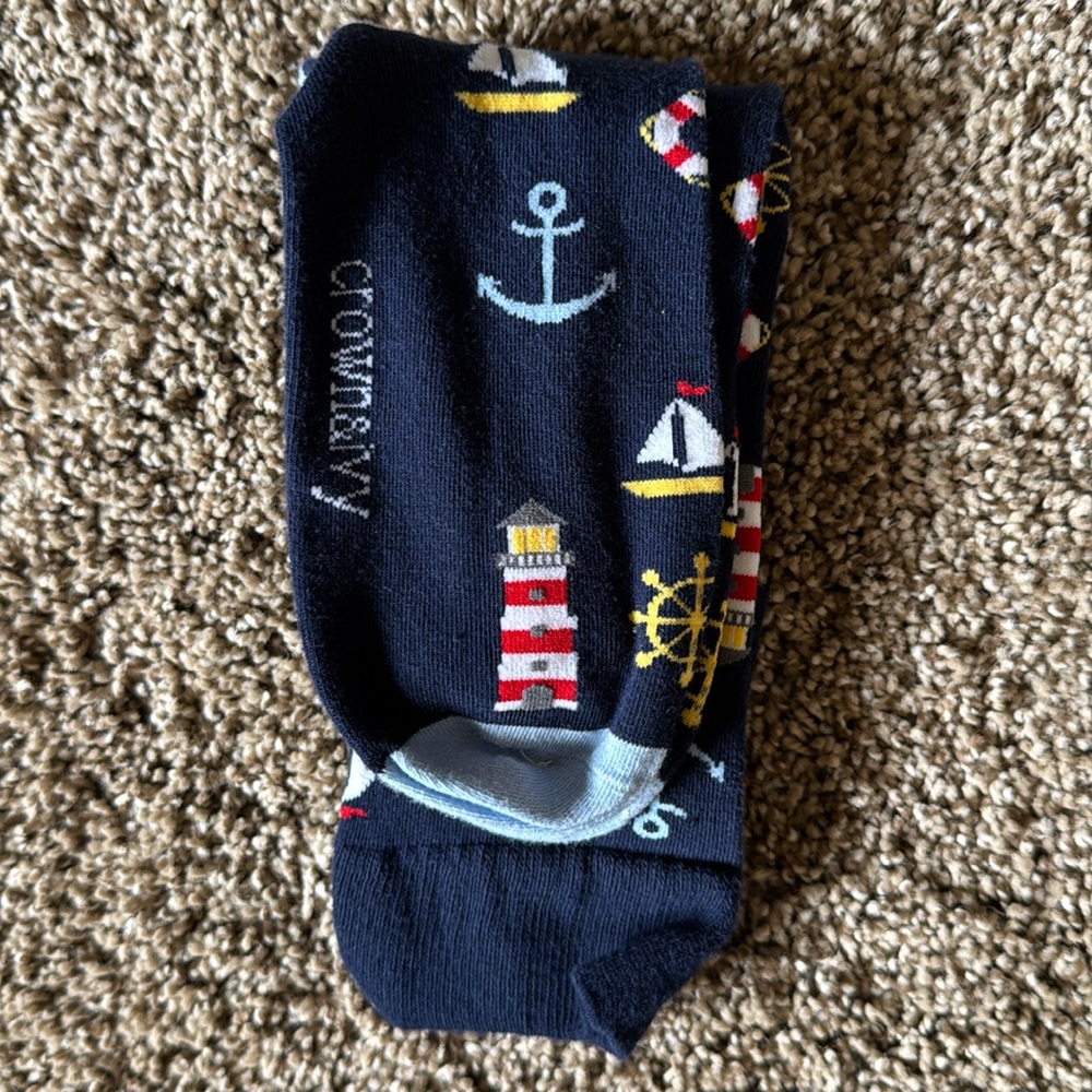 Crown and ivy socks